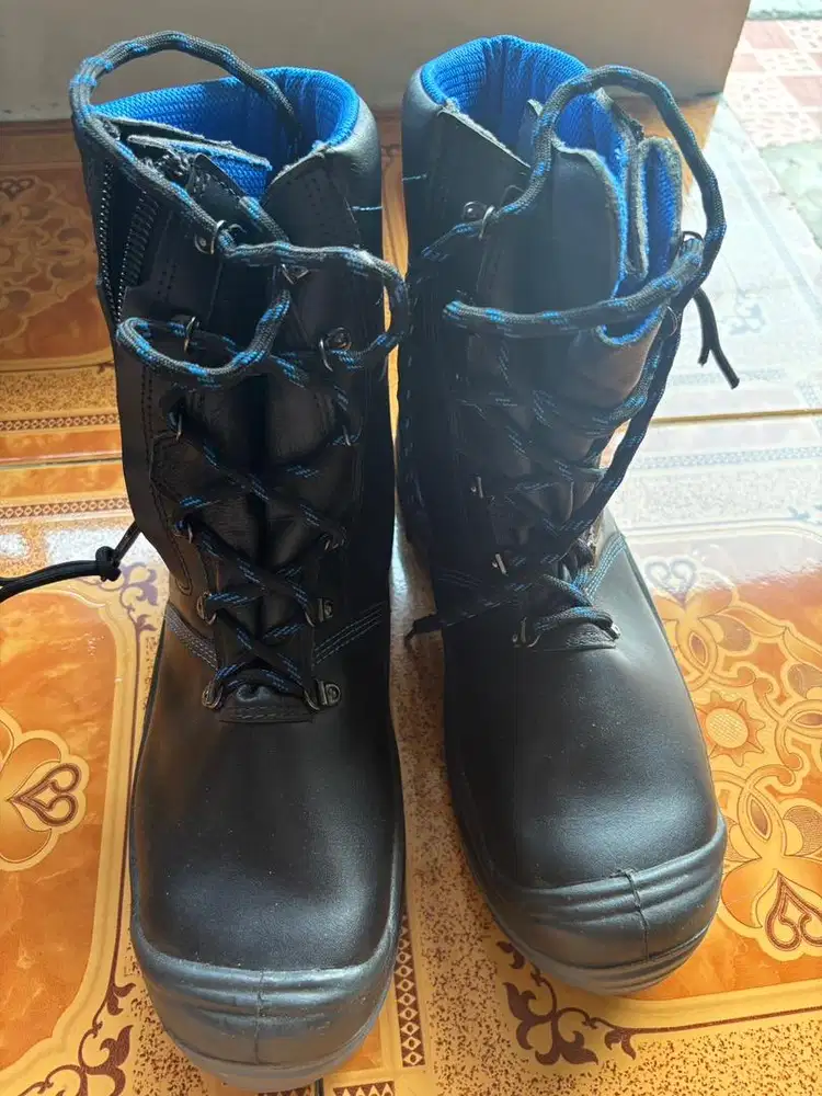 safety boots merk atlas