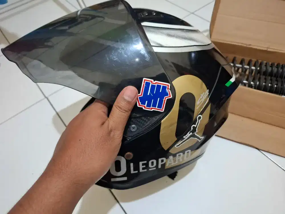 Helm dan shock copotan pcx