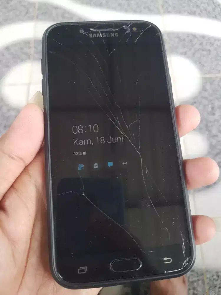 Samsung J7 pro ram 3/32 hp aja batangan minus LCD retak gk bisa sentuh