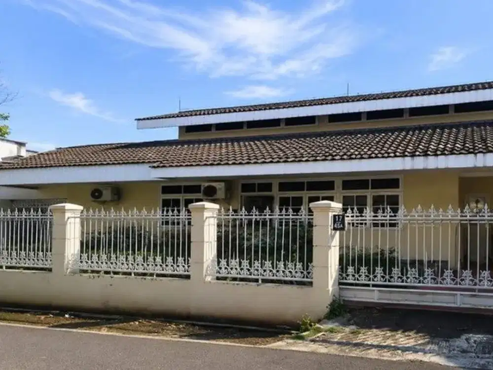 Rumah nyaman dan strategis di Komplek Beji, Depok.