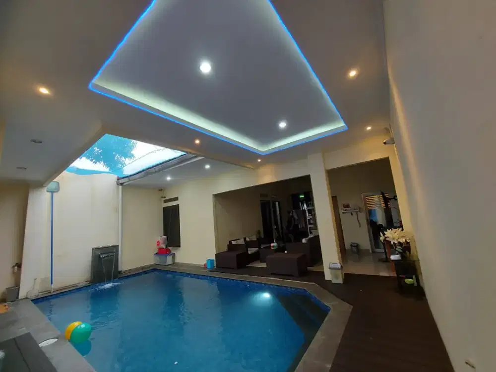 Jarang Ada. Rumah dengan kolam renang Bumi Puspitek Asri Pagedangan, lokasi dekat BSD..