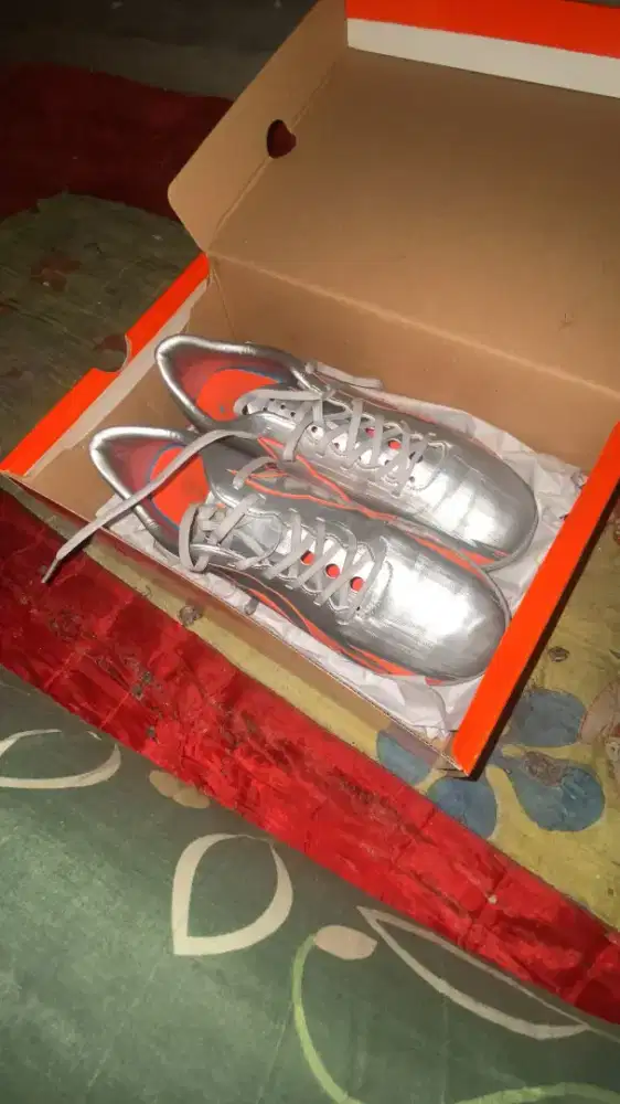 Sepatu futsal Ortus seight nominus