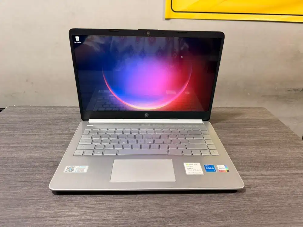 Laptop HP 14s dq2052tu core i5 1135g7 8/512gb mulus seperti baru