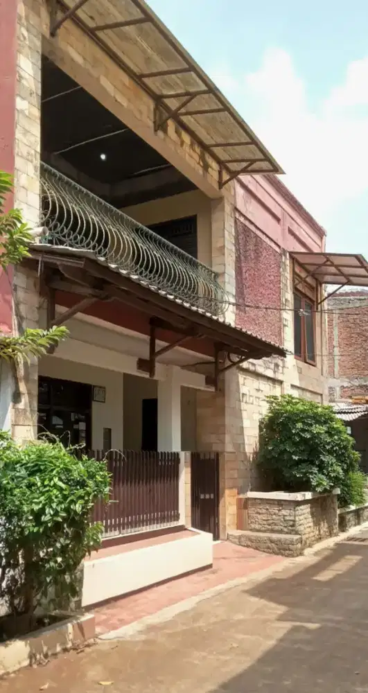 Dijual rumah 2lt strategis di Lembah Hijau Mekarsari, Cimanggis, Depok