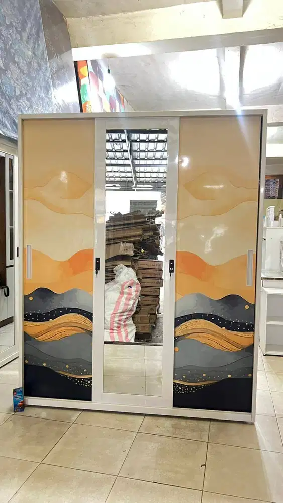 Lemari Besi Pakaian 3 Pintu Sliding 150 cm