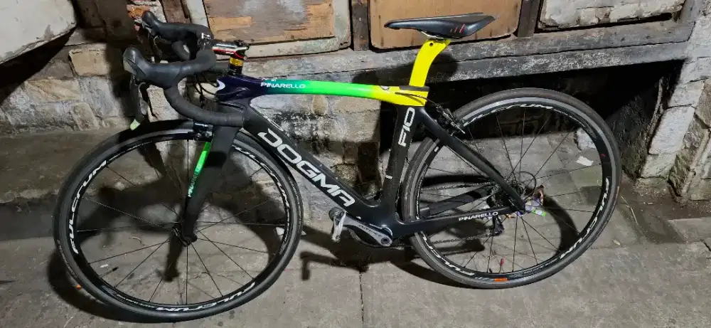 Roadbike pinarello dogma dull dura-ace