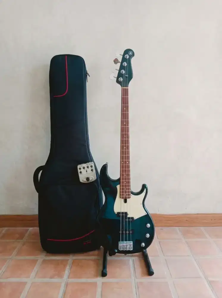 Yamaha BB434 Black + Gigbag Dr. Case + Preamp Behringer BDI21