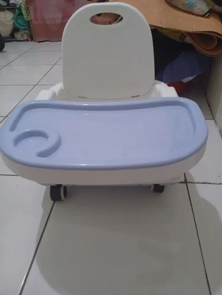 Kursi Makan Bayi