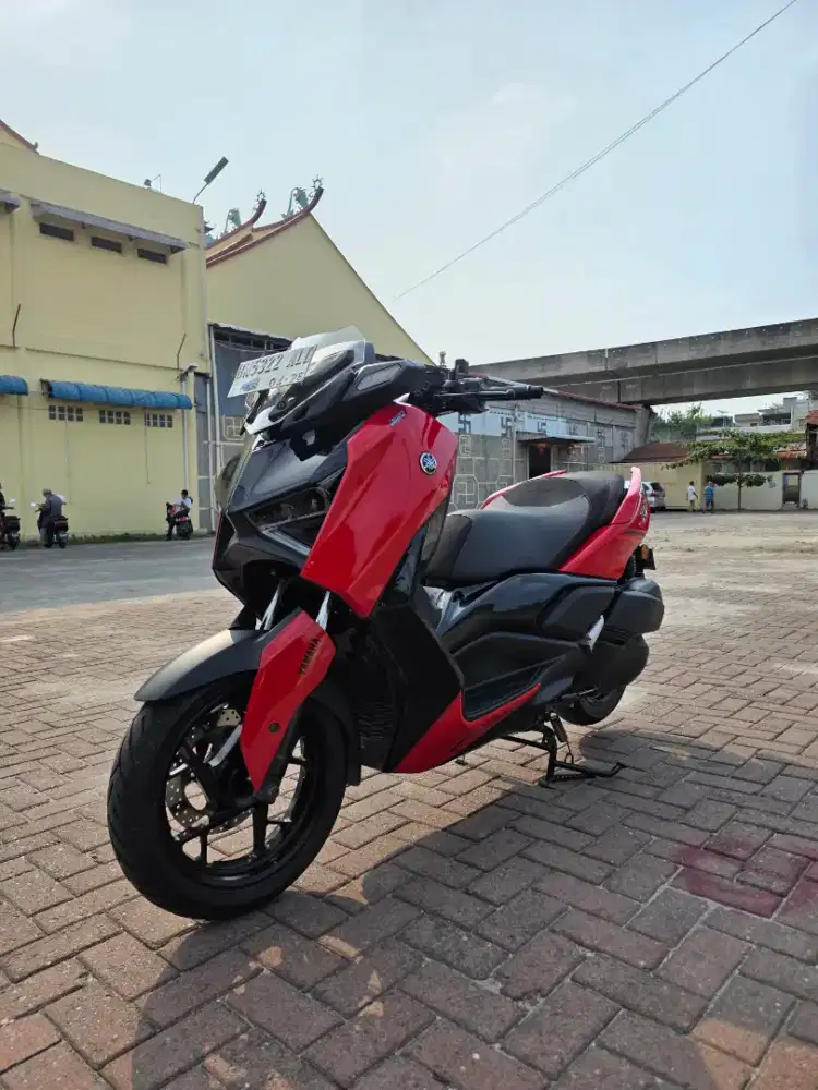 Yamaha Xmax Connected Merah 2023