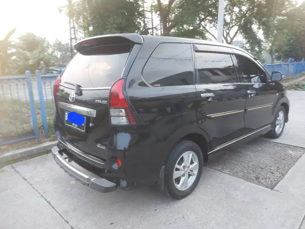 AVANZA Veloz 2012