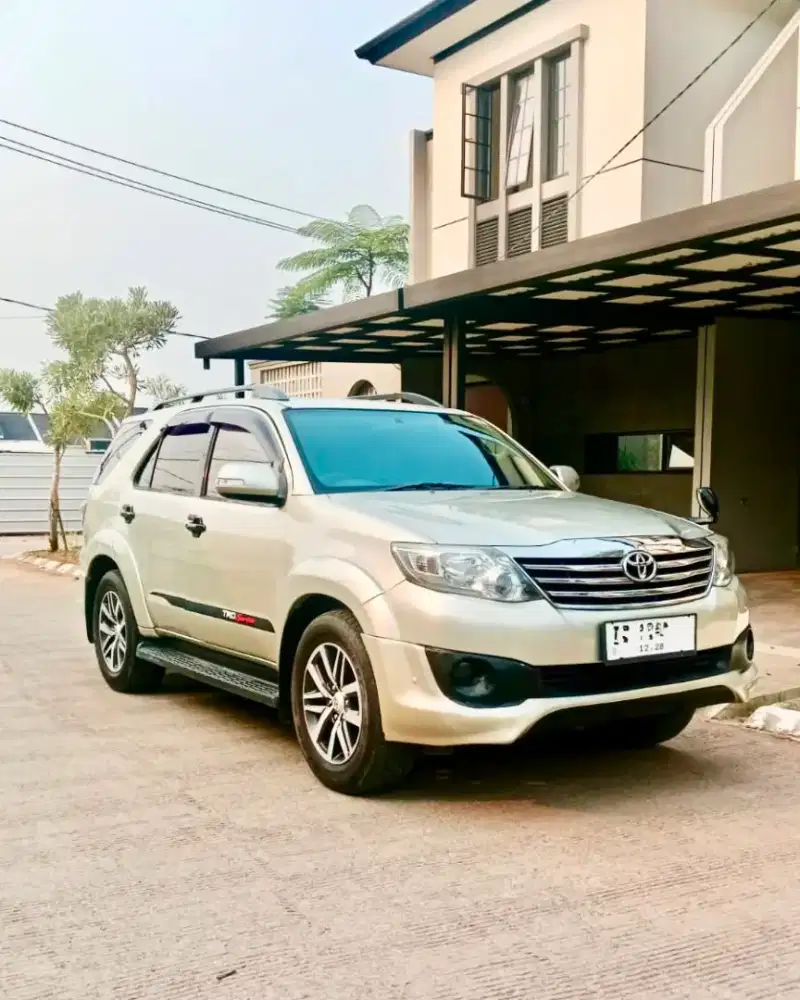 Fortuner 2.7 G bensin matic 2012