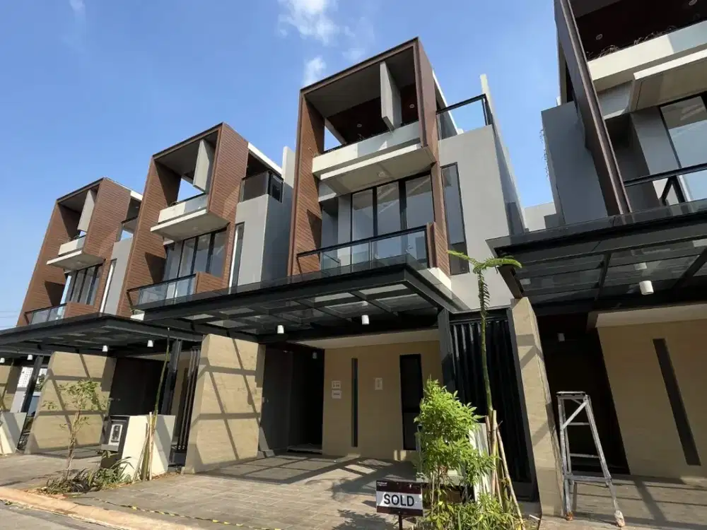 RUMAH 3 LANTAI SIAP HUNI DI GREENLAKE DEKAT KE JAKARTA DAN TANGERANG