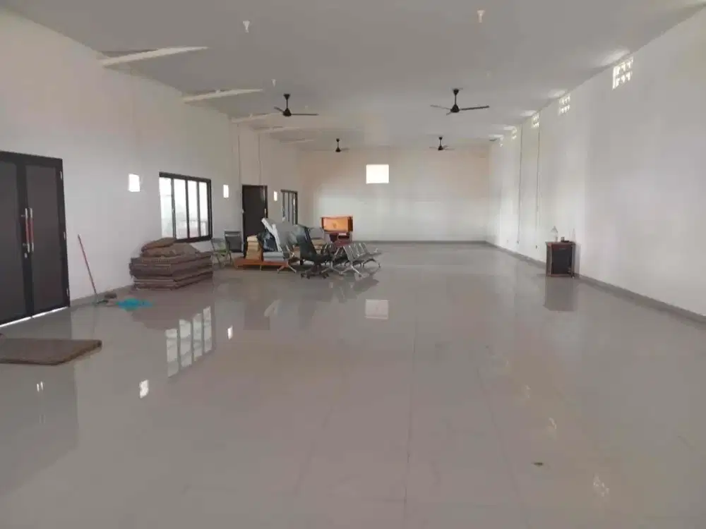 Disewakan Gudang dan Bangunan diatas tanah luas 2600 m2 di Condet Jakarta Timur