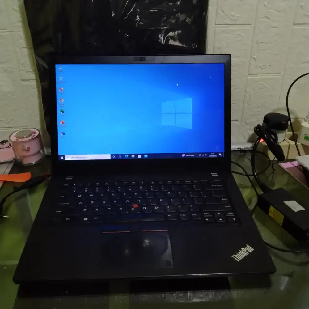 Lenovo thinkpad t480 core i5 ram 8gb ssd M2 256gb layar fhd normal