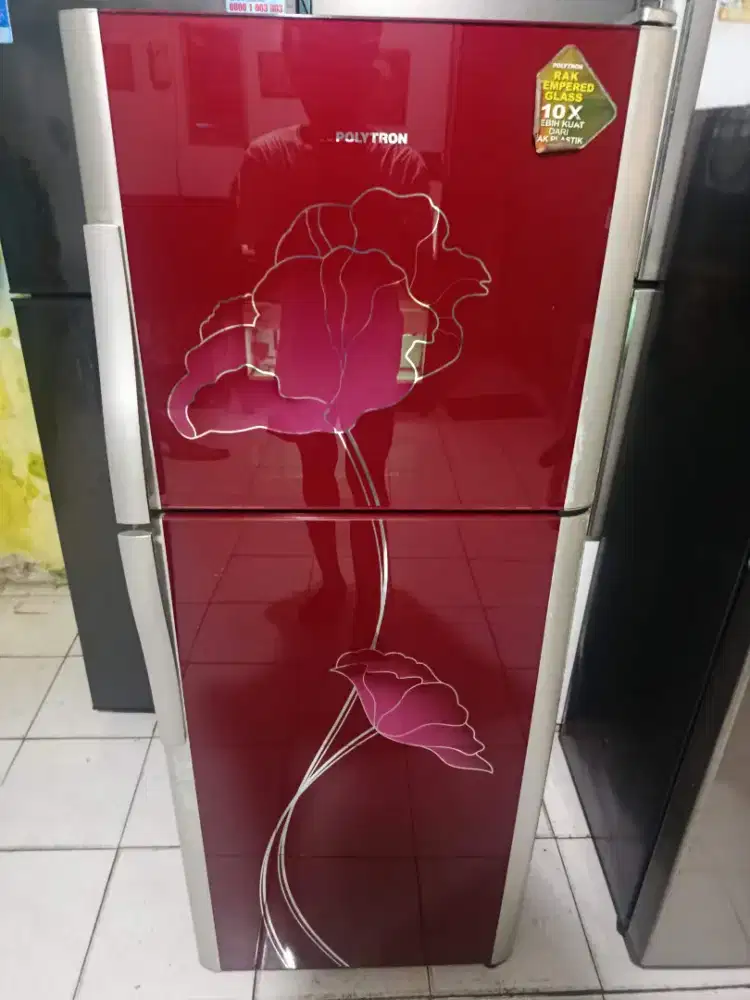 Kulkas 2 pintu merek Polytron