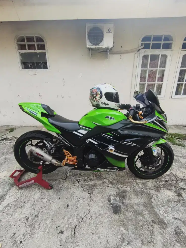 Shoei x Ninja 250 FI old ABS Anniversary