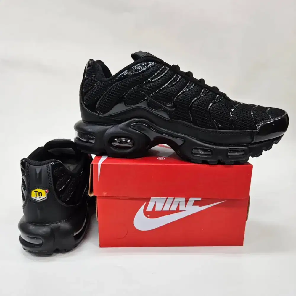 NIKE AIR MAX PLUS T.N.BLACK IMPORT