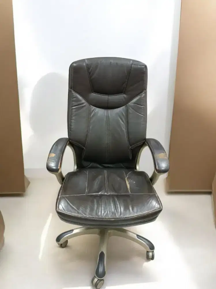 Kursi Direktur / Kursi Manager High Back Bekas - Hidrolik Normal