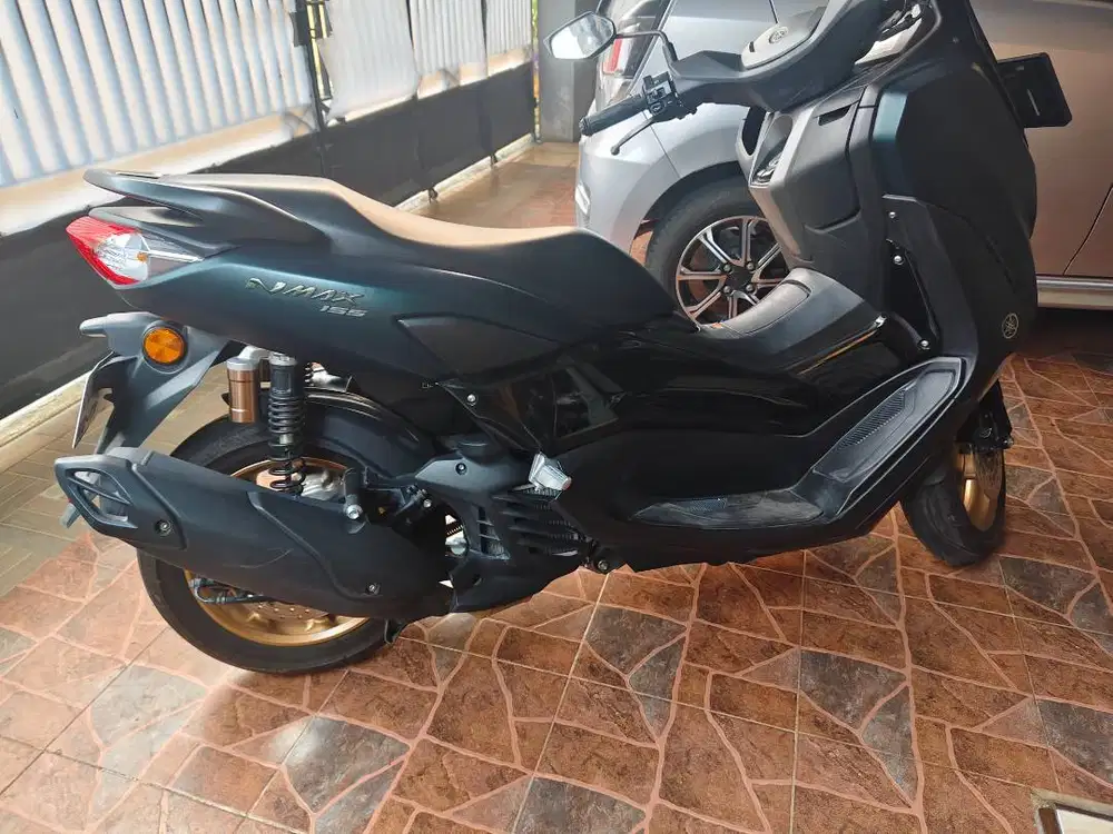 Nmax 2023 km under 20.000..