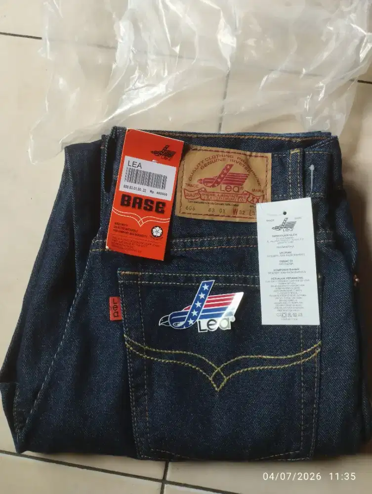 Celana panjang jeans levis lea 606 reguler size 32 original baru