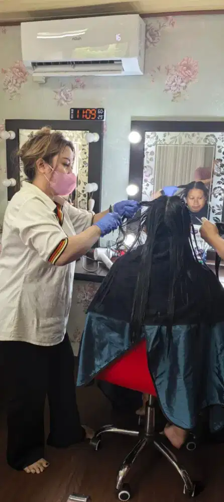 Terapis Beautician