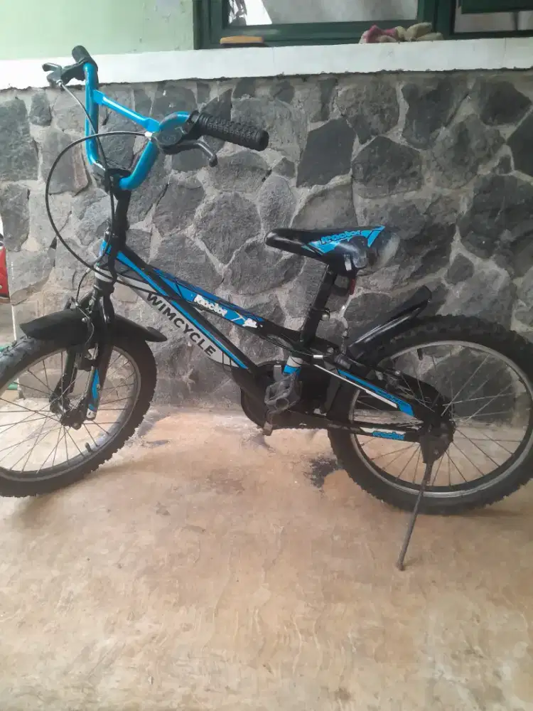 Dijual sepeda anak BMX Wimcycle ring 18 warna biru