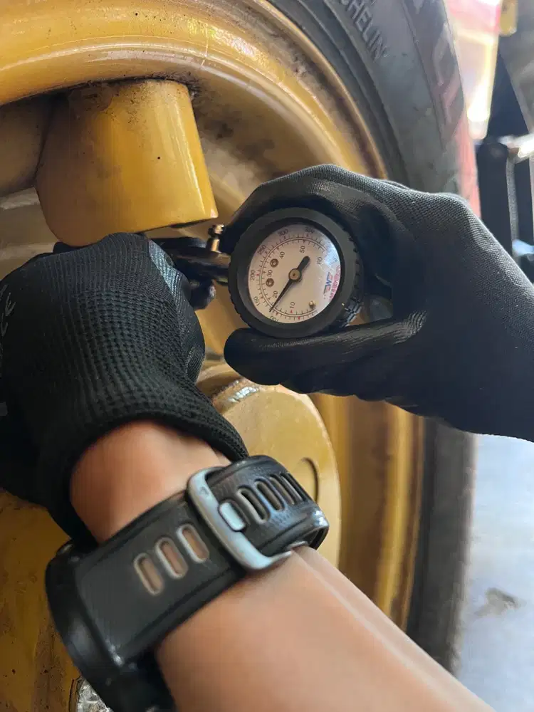WTS smartwatch Gr forerunner 265 music black