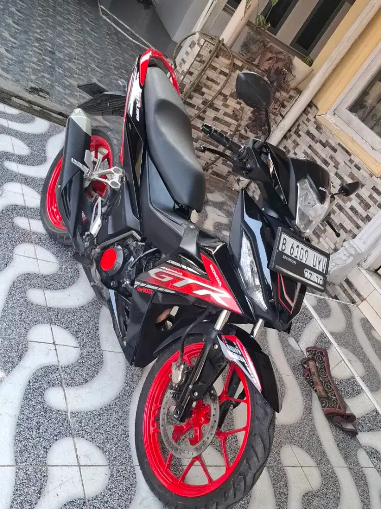 Honda GTR 150cc hitam