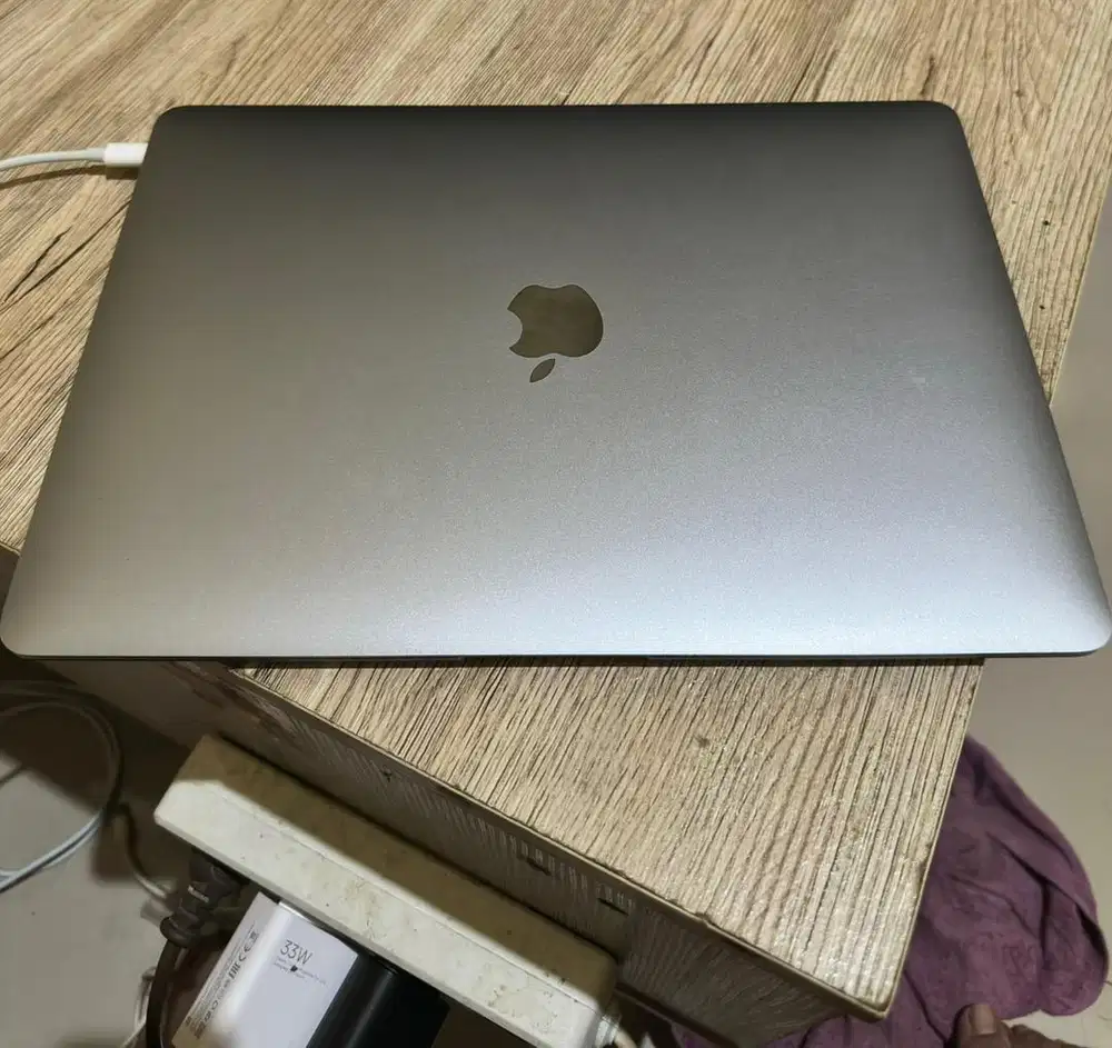 Macbook Air M1 2020/21 RESMI (ID/A) LIKE NEW 98% MASIH BISA NEGO!!