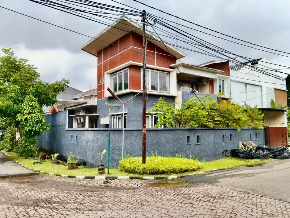 Dijual Rumah Posisi Hook Bangunan 2 Lantai di Pesanggrahan JS-18548