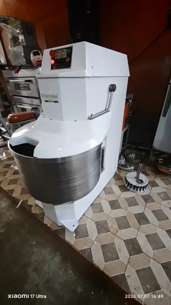 Mixer spiral 50 kg tepung