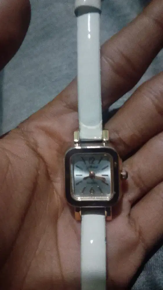 Jam tangan Wanita & Gelang Titanium anti karat Pria