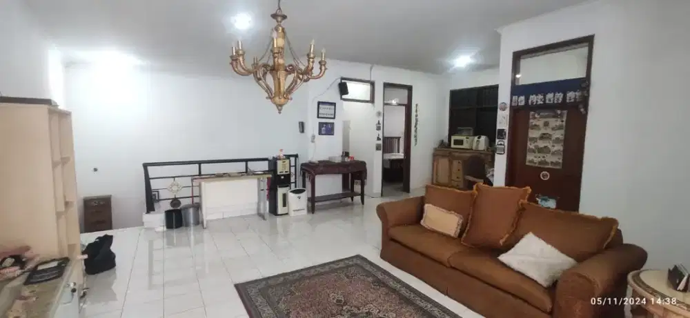 DISEWAKAN RUMAH SITU SARI VII 
RUMAH 2 LANTAI