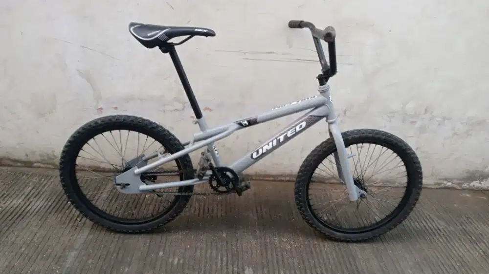 Sepeda BMX ukuran 20 rem Torpedo
