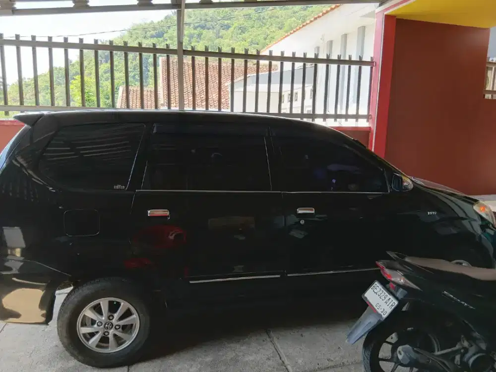 Mobil second rasa baru...