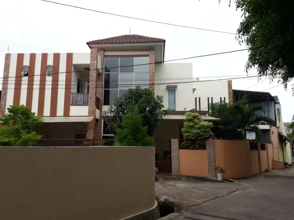 Dijual Murah Rumah 2 Lantai di Pekayon Jaya, Bekasi Selatan