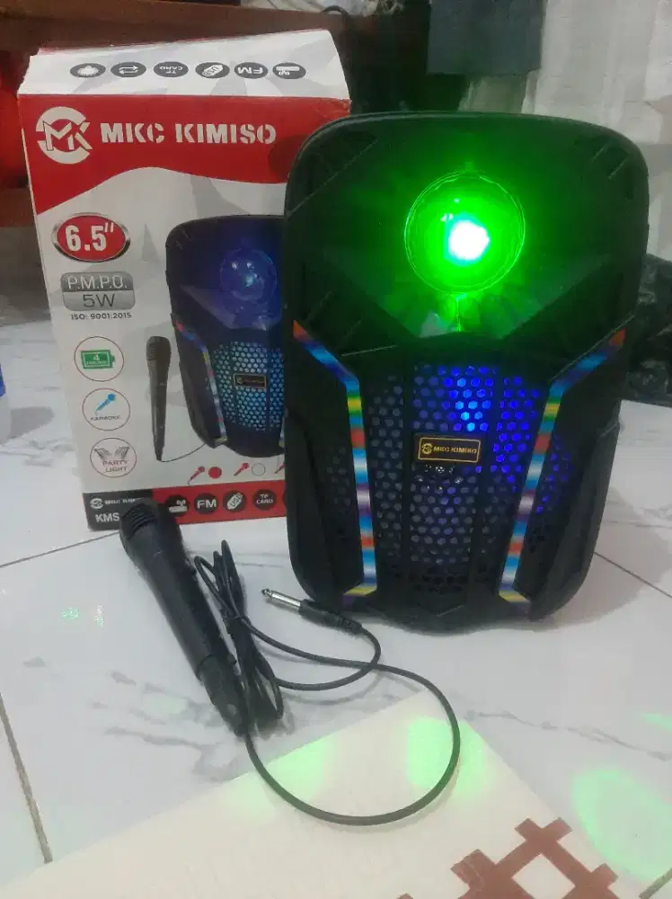 Speaker Bluetooth karaoke baru