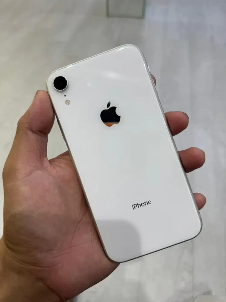iPhone XR 64gb white