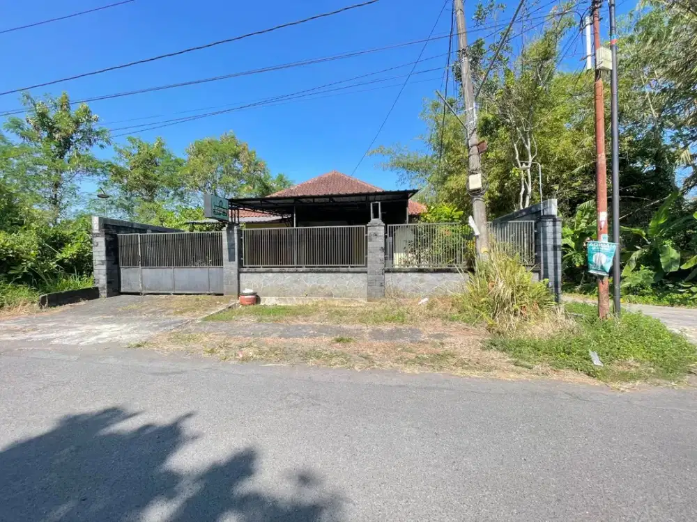 TURUN HARGA Dijual rumah dengan tanah yang luas lokasi jalan palagan yogyakarta