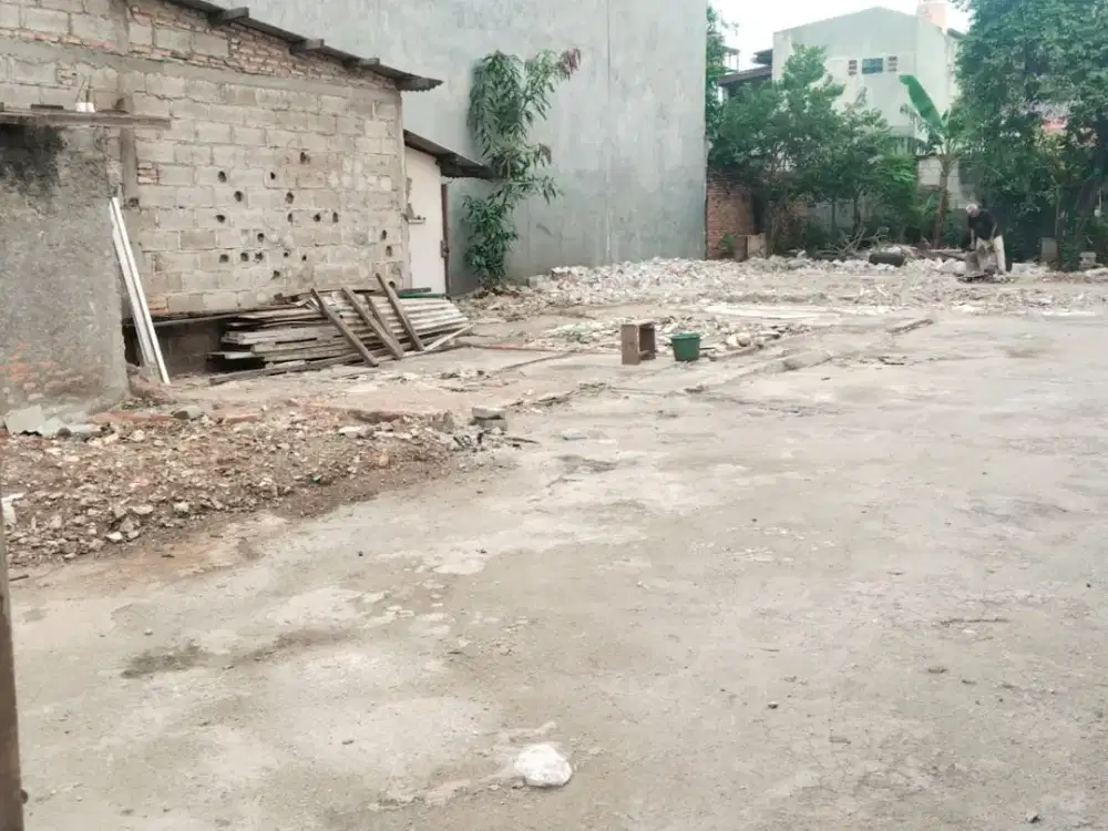 Disewakan Lahan Strategis Area Komersil di Jalan Utama Jakasampurna, Bekasi Barat