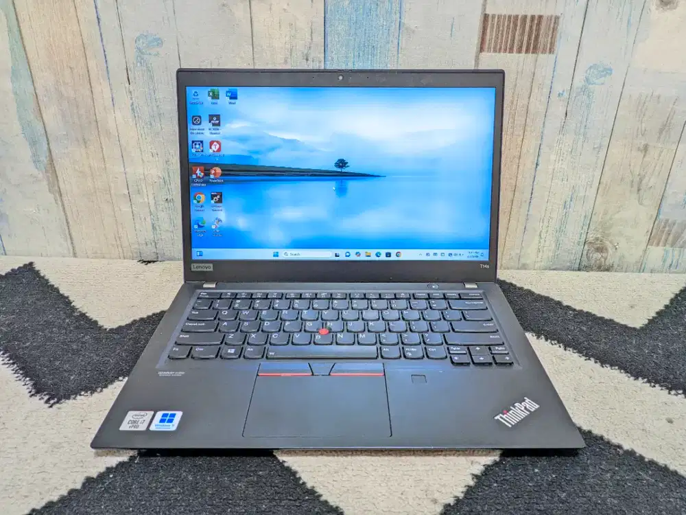 Lenovo Thinkpad T14s Intel Core i7-10610U
RAM 16GB SSD 256GB