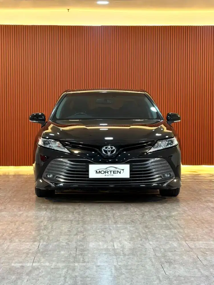 (KM 70rb) Toyota Camry V 2.5 at 2019