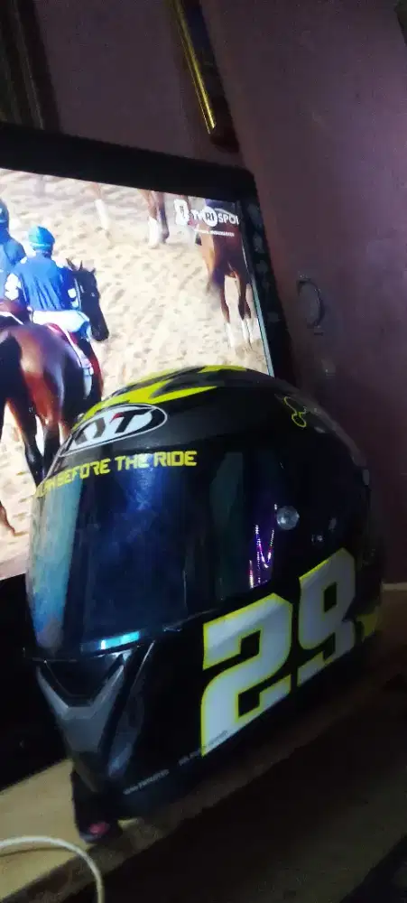 helm kyt fullpace ,gatau type apa,edisi jual gak dipake