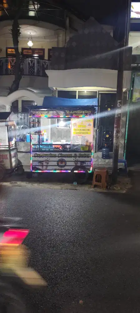 dijual 1 set grobak capcin + semua peralatan dan lapak, tinggal lanjut