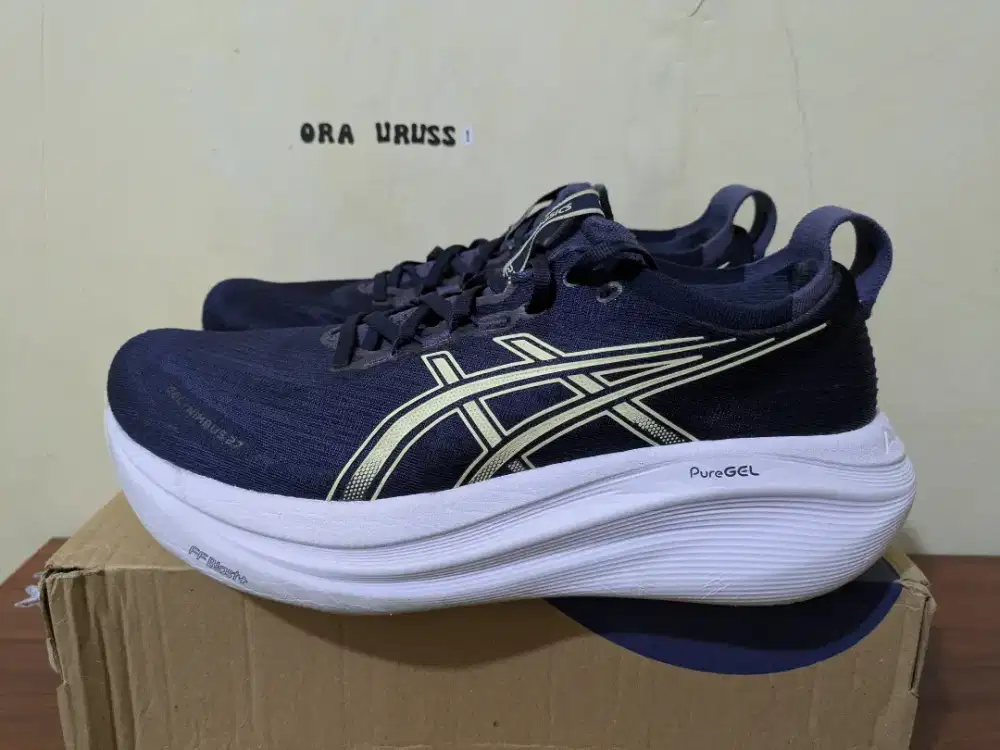 Asics Nimbus 27 - size 42.5