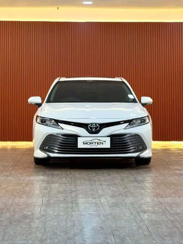 (KM 26rb) Toyota Camry V 2.5 at 2019