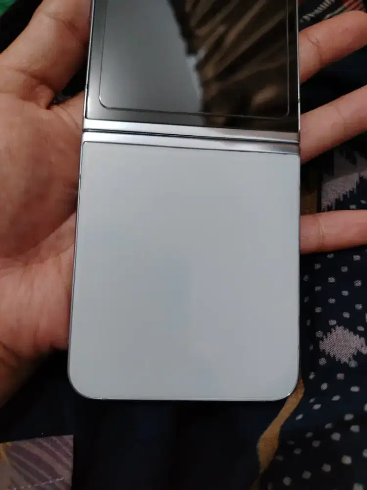 Samsung z flip 5 8/256 jual cepat BU