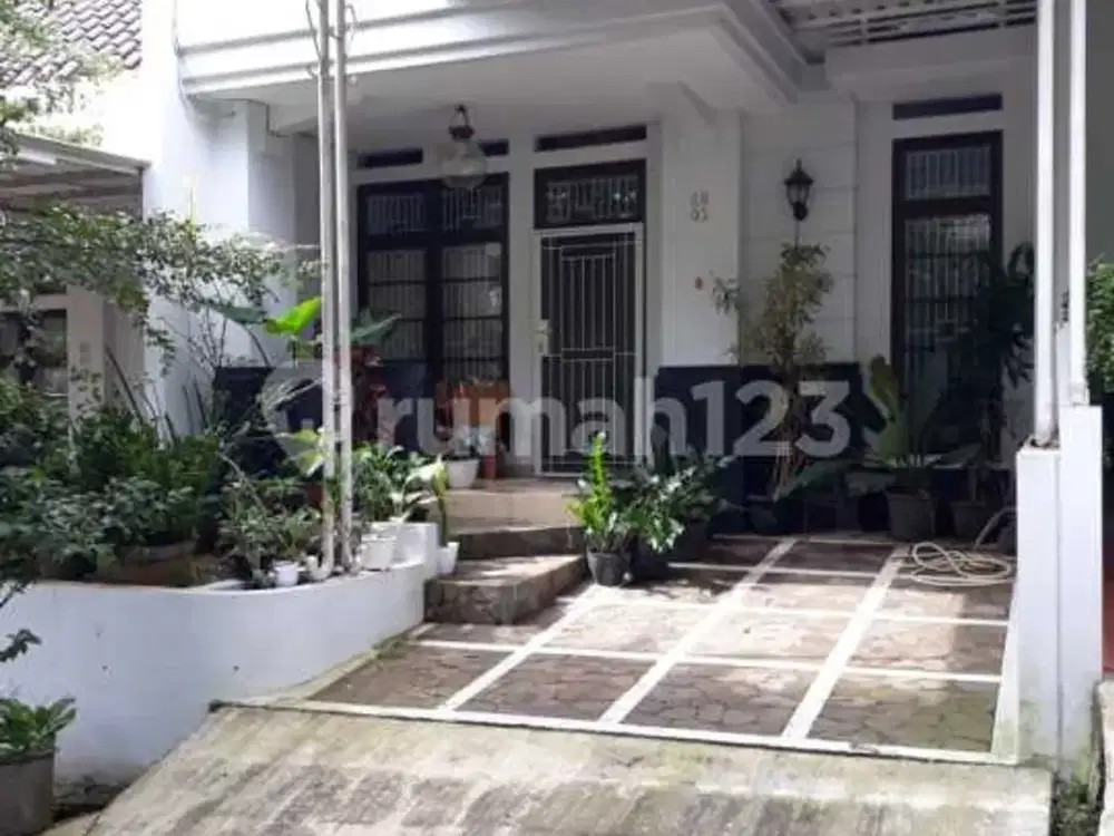 Rumah dalam perumahan grand amandala