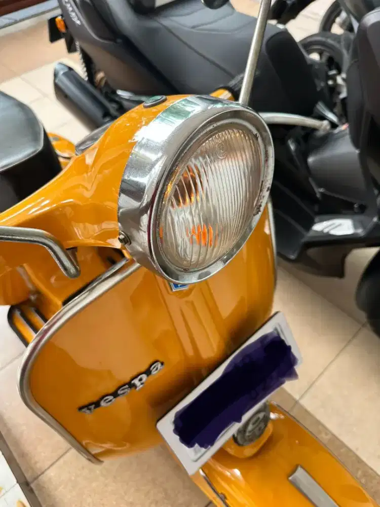 DIJUAL VESPA SPRINT 1975