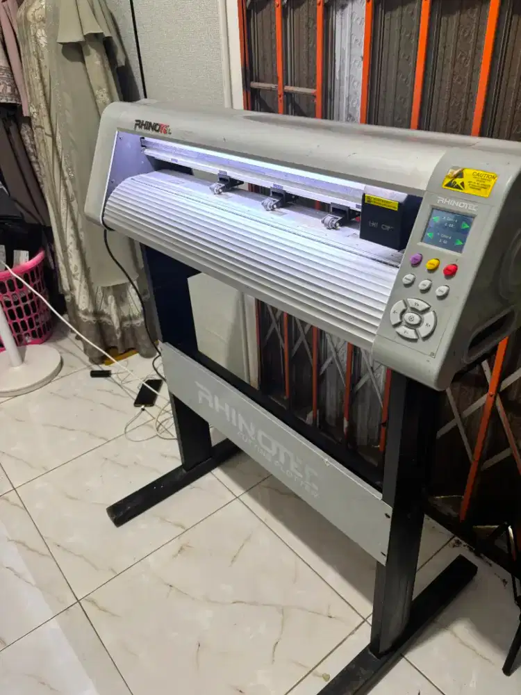 Mesin Cutting Sticker Rhinotec